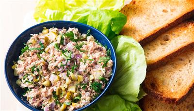 دستور پخت سالاد تن ماهی | طرز تهیه غذا با کنسرو تن ماهی دستور پخت سالاد تن ماهی | طرز تهیه غذا با کنسرو تن ماهی