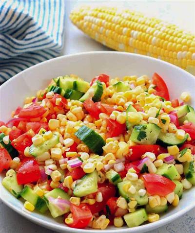 طرز تهیه سالاد با کنسرو ذرت شیرین | دستور پخت ساده و خوشمزه طرز تهیه سالاد با کنسرو ذرت شیرین | دستور پخت ساده و خوشمزه